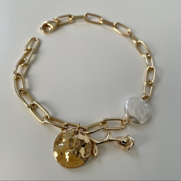 Gold Paperclip Chain with Pearl and Rose Charm Bracelet - Picture 3 of 5